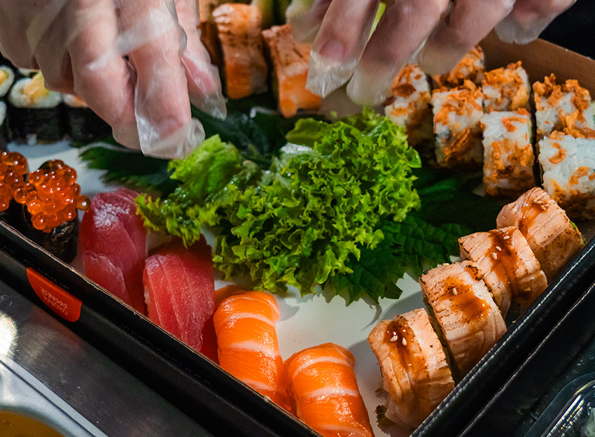 Ein Stück zeitgemäße japanische Küche direkt zu Ihnen nach Hause